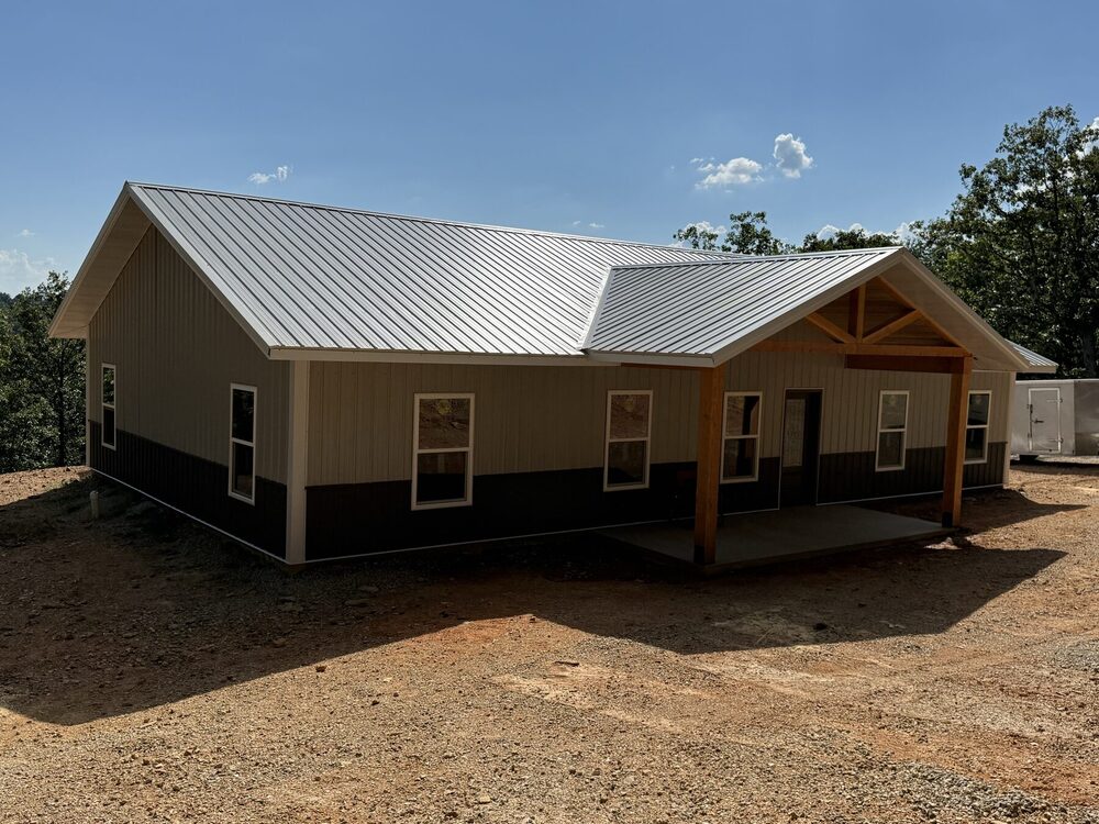 Steel-frame barndominium, three-quarter view from the right side.